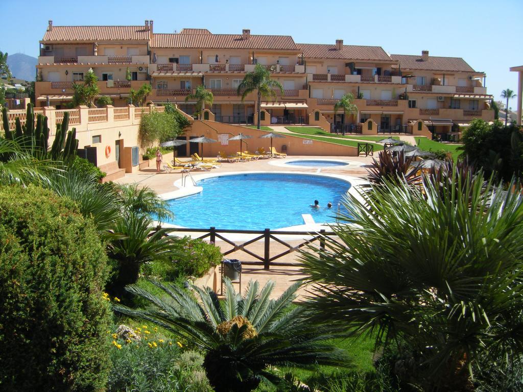 Апартаменты Apartamento Alta Loma With Bbq, Sea Views, Pool, Wifi Sleeps 6 Фуэнхирола Экстерьер фото