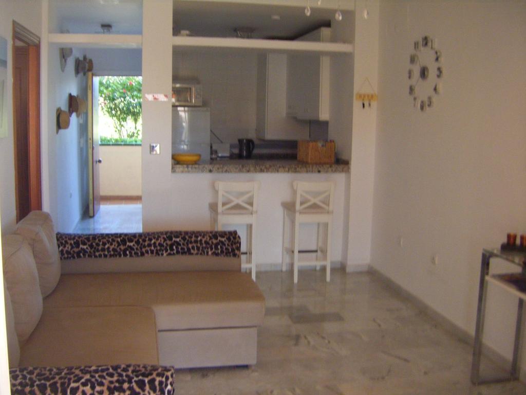 Апартаменты Apartamento Alta Loma With Bbq, Sea Views, Pool, Wifi Sleeps 6 Фуэнхирола Экстерьер фото