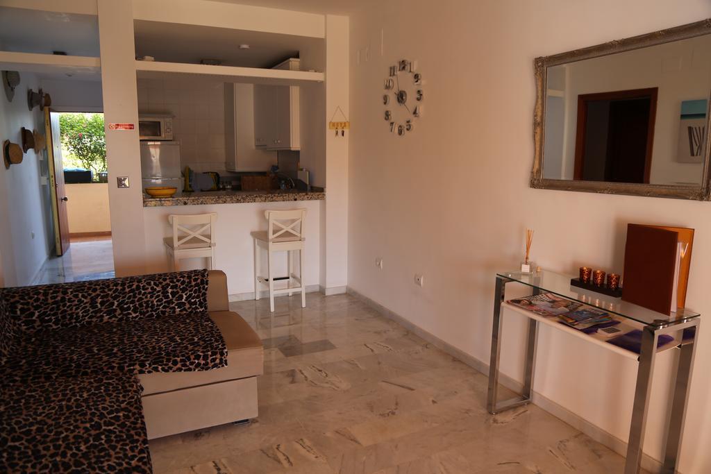 Апартаменты Apartamento Alta Loma With Bbq, Sea Views, Pool, Wifi Sleeps 6 Фуэнхирола Экстерьер фото