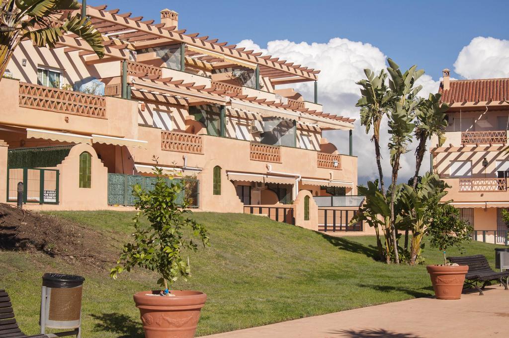 Апартаменты Apartamento Alta Loma With Bbq, Sea Views, Pool, Wifi Sleeps 6 Фуэнхирола Экстерьер фото