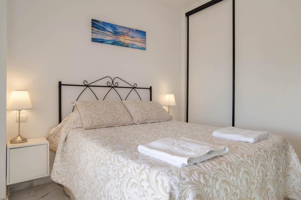 Апартаменты Apartamento Alta Loma With Bbq, Sea Views, Pool, Wifi Sleeps 6 Фуэнхирола Экстерьер фото