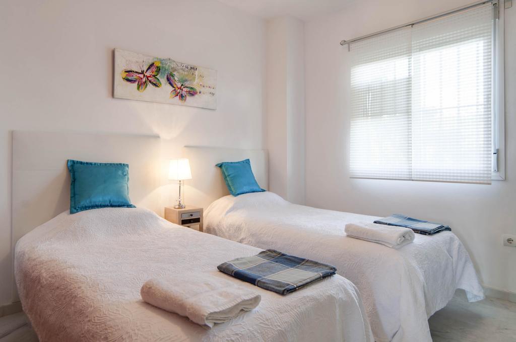 Апартаменты Apartamento Alta Loma With Bbq, Sea Views, Pool, Wifi Sleeps 6 Фуэнхирола Экстерьер фото