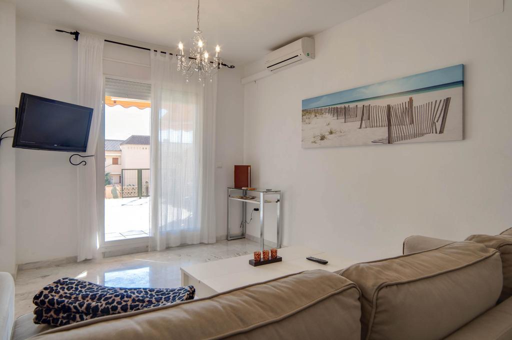Апартаменты Apartamento Alta Loma With Bbq, Sea Views, Pool, Wifi Sleeps 6 Фуэнхирола Экстерьер фото